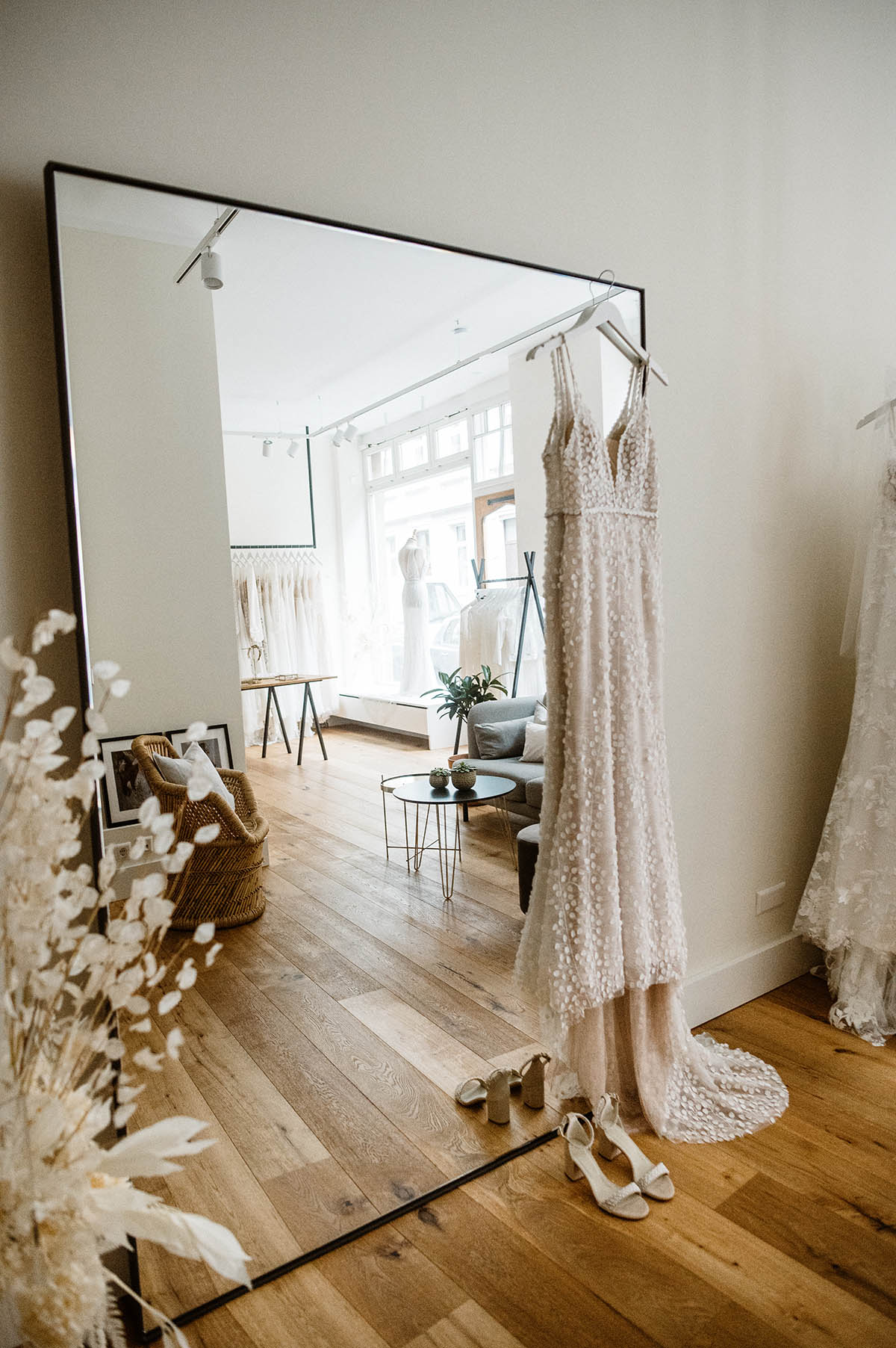 2022 02 21 bridal boutique store 7
